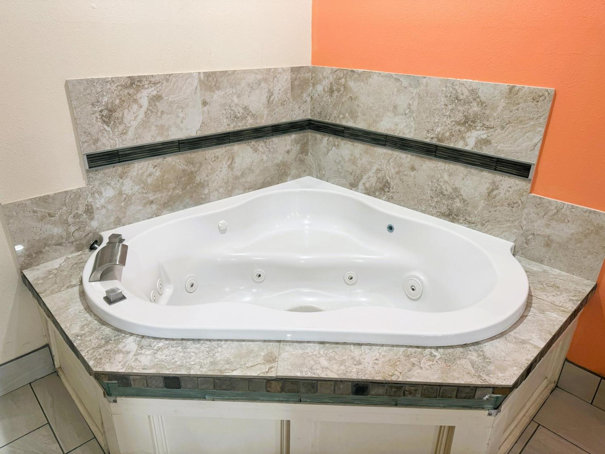 Pecan Valley Inn & Suites San Antonio Eksteriør billede